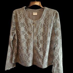 Elegant Lace Women's Jacket
